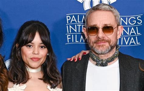 Jenna Ortega, 21, and Martin Freeman, 52, sex scene in Millers。